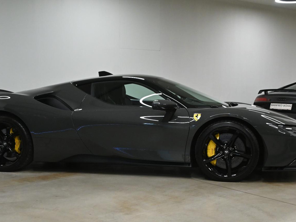 Ferrari SF90