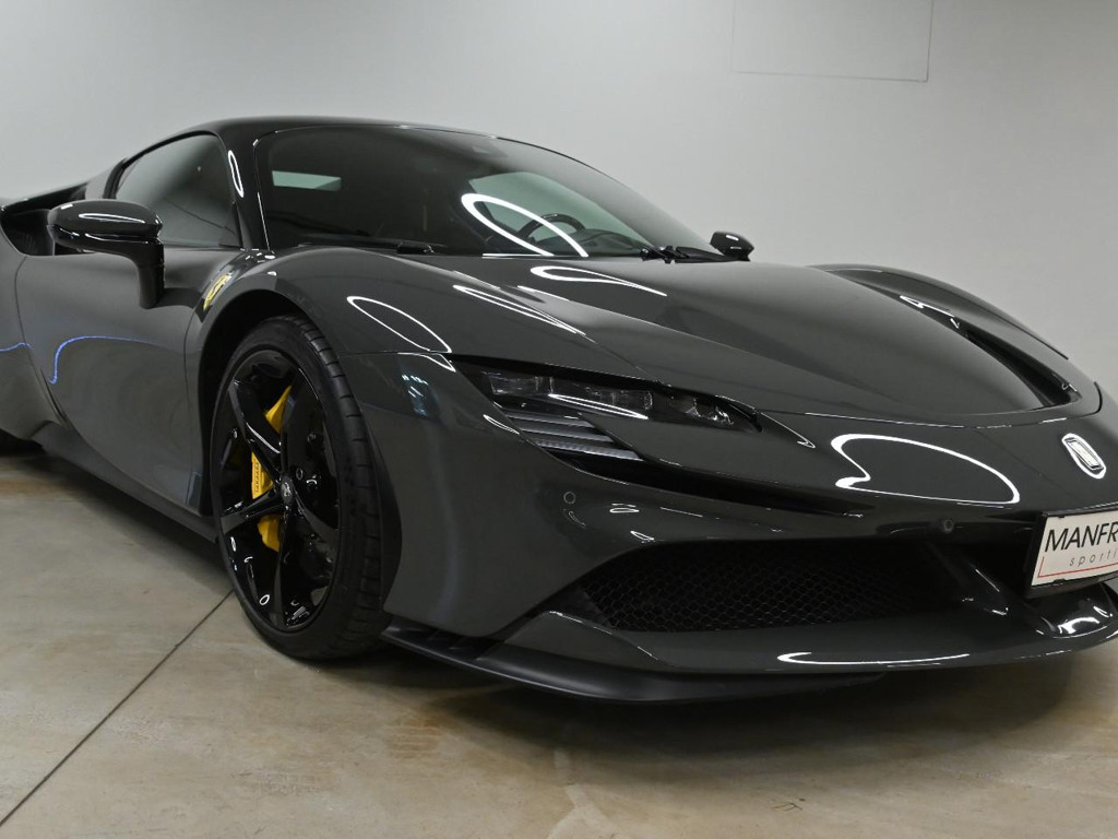 Ferrari SF90