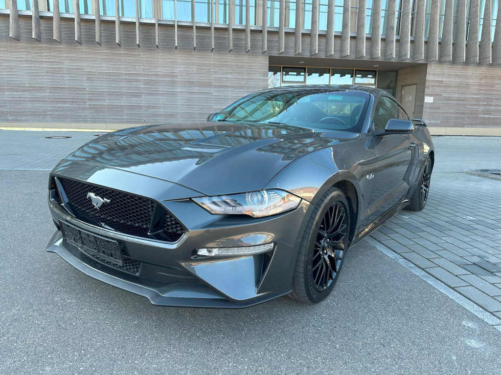 Ford Mustang Fastback GT 5.0 V8