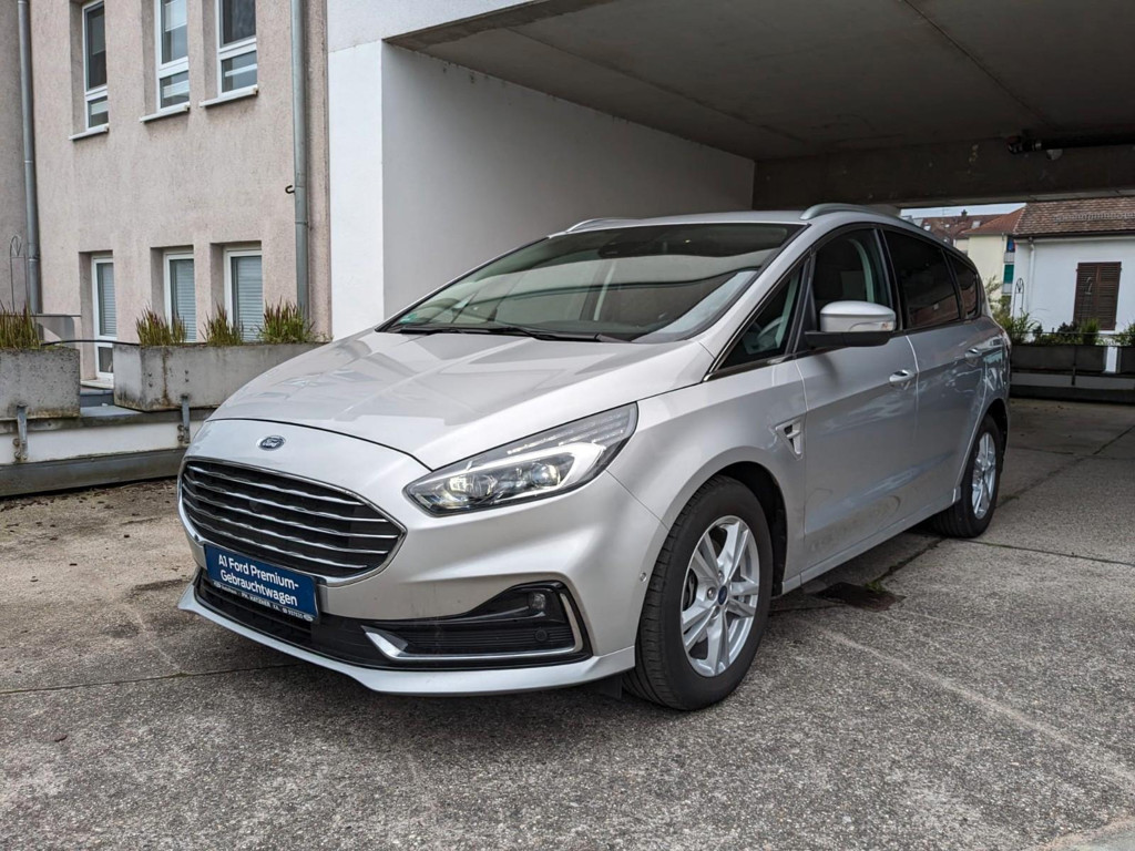 Ford S-Max Titanium