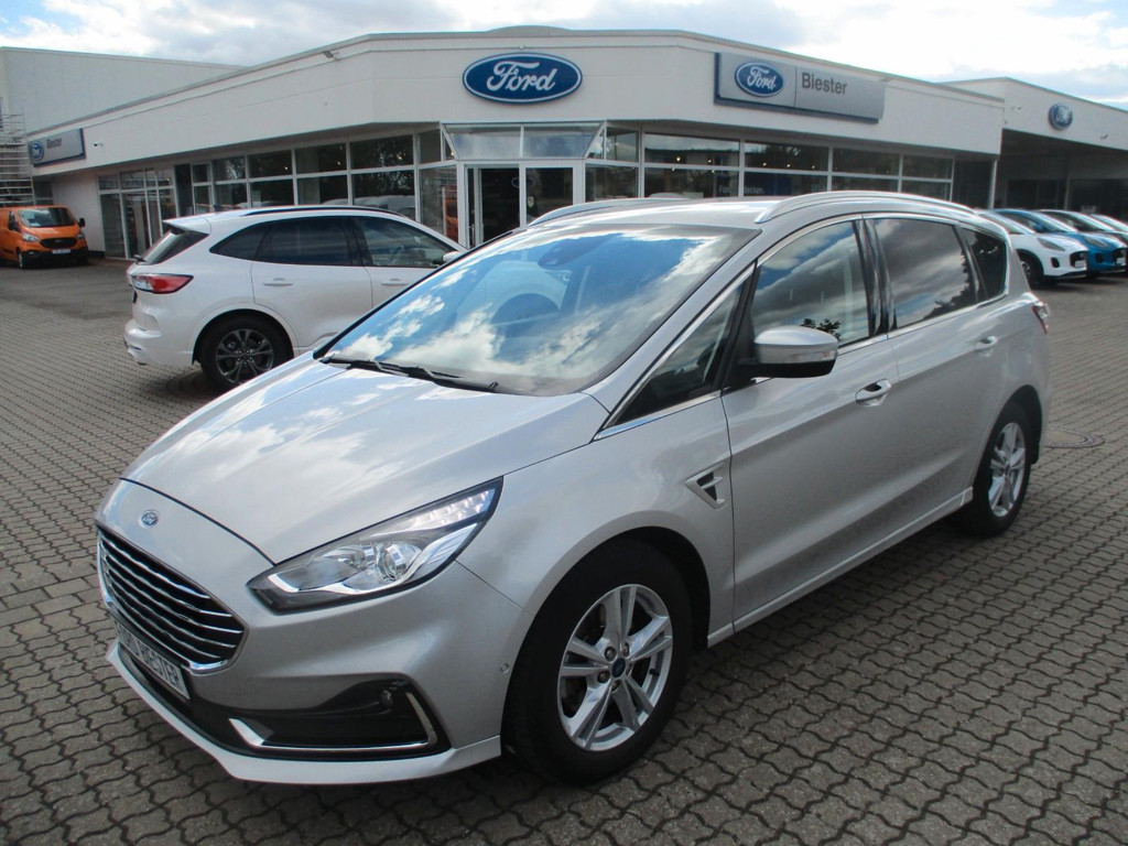 Ford S-Max Titanium