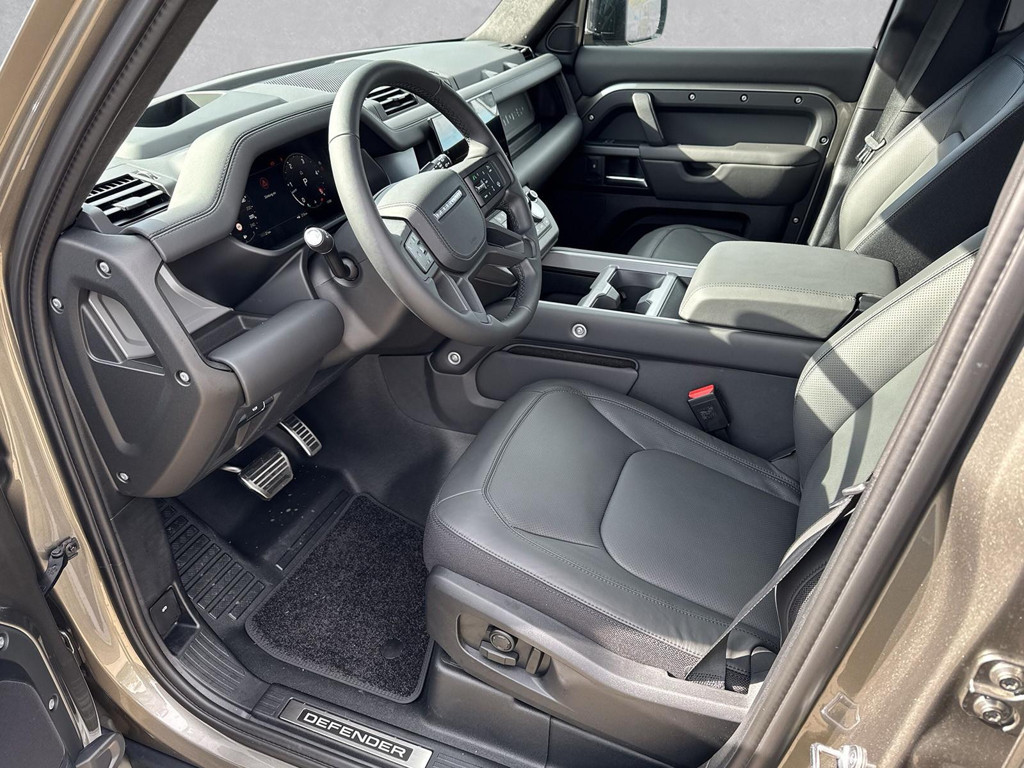 Land Rover Defender D300 110