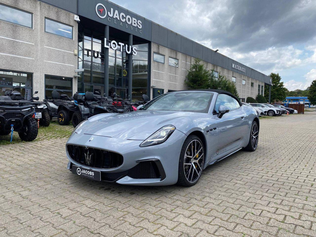 Maserati GranCabrio Trofeo