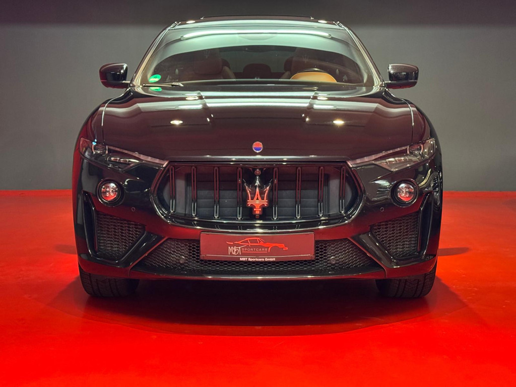 Maserati Levante /3.8 V8/530 PS/GTS/Q4/PANO/1.HAND/PERFEKT
