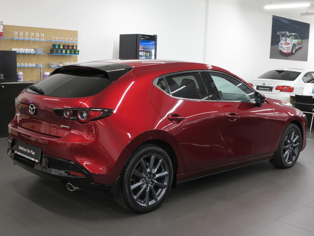 Mazda 3 Exclusive-line