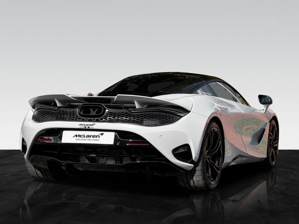 McLaren 750S | Ice White | Carbon Exterior