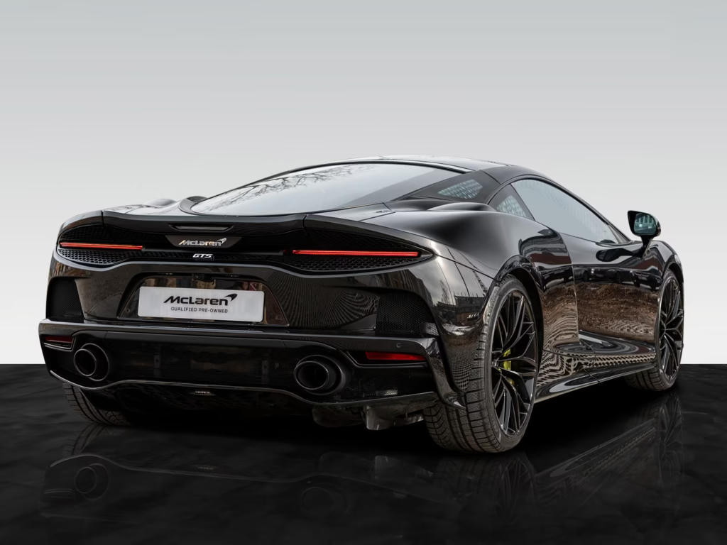 McLaren GT