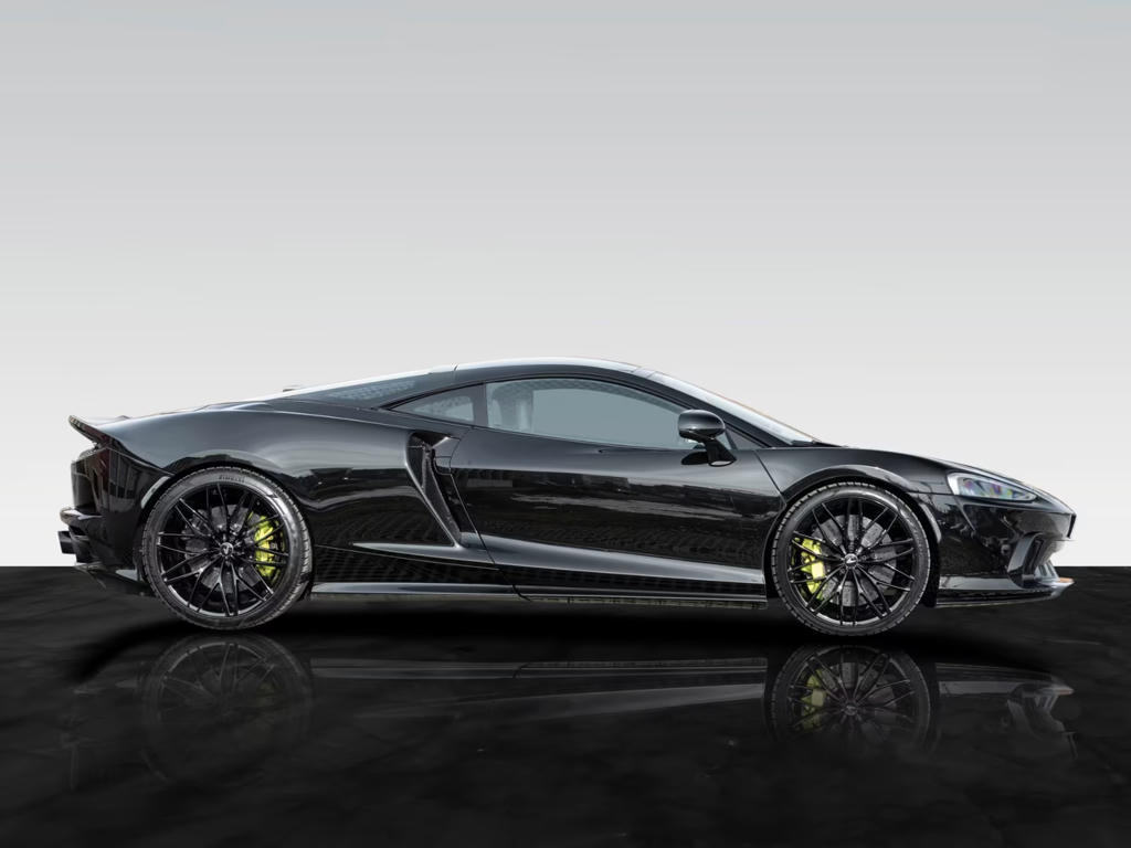 McLaren GT