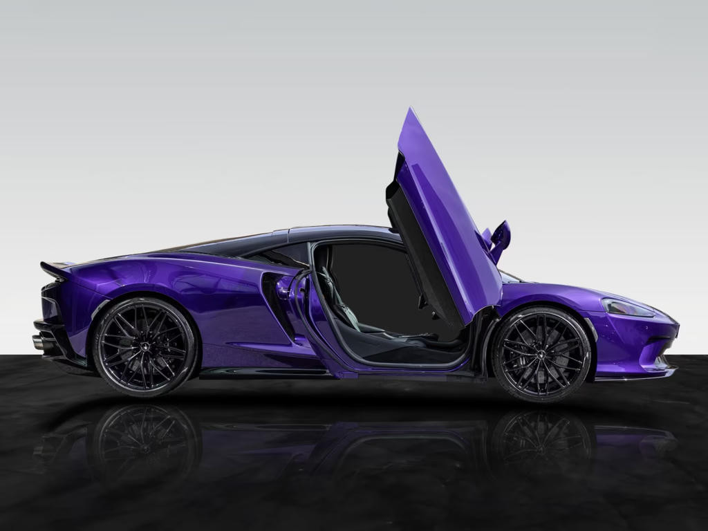 McLaren GT