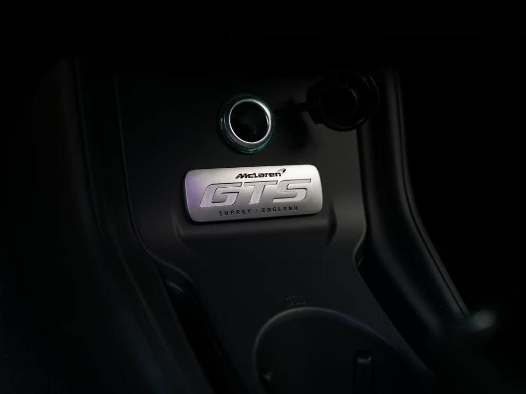 McLaren GT