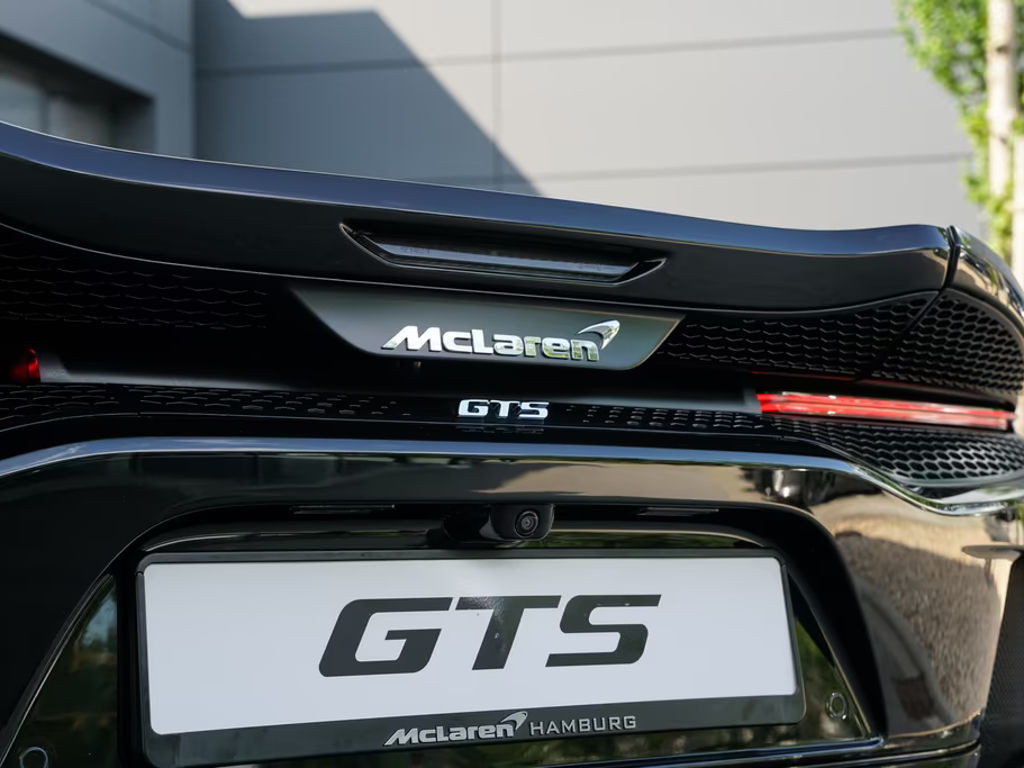 McLaren GT