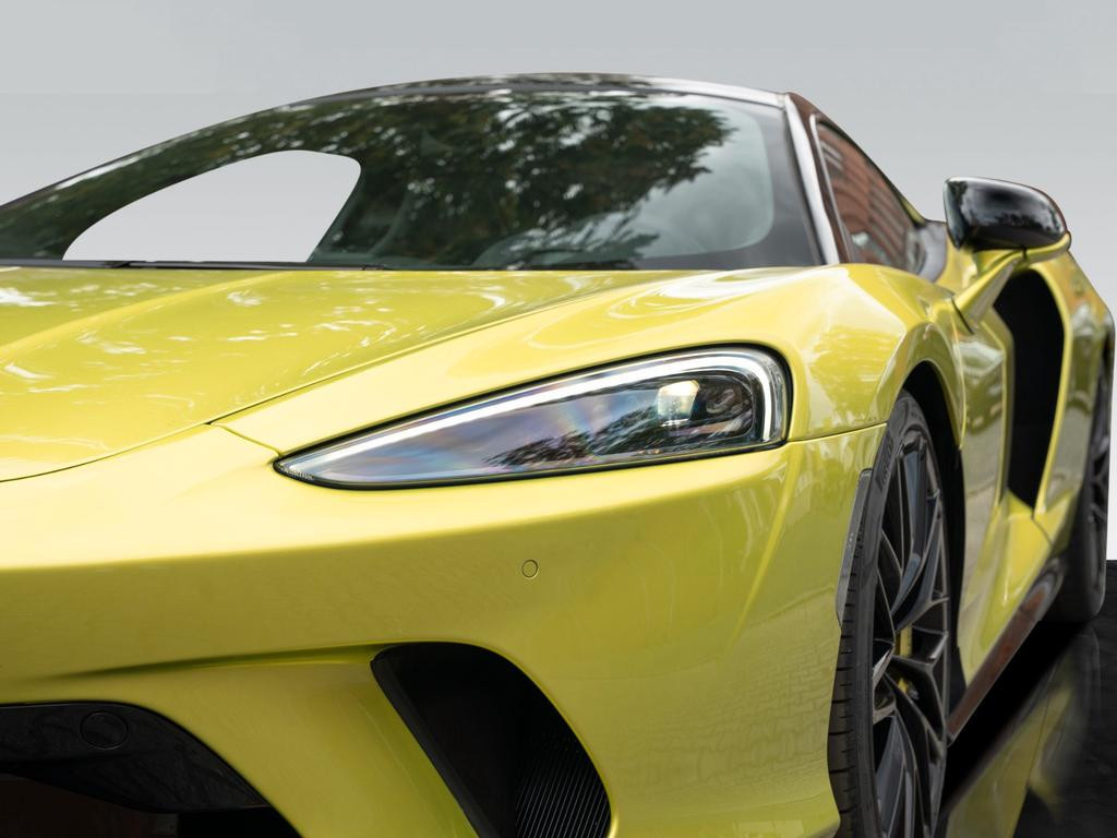 McLaren GT