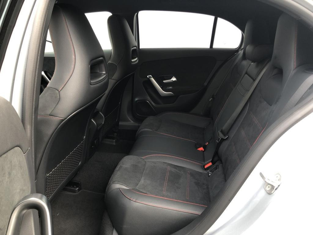 Mercedes-Benz A-Klasse A 180 AMG Line