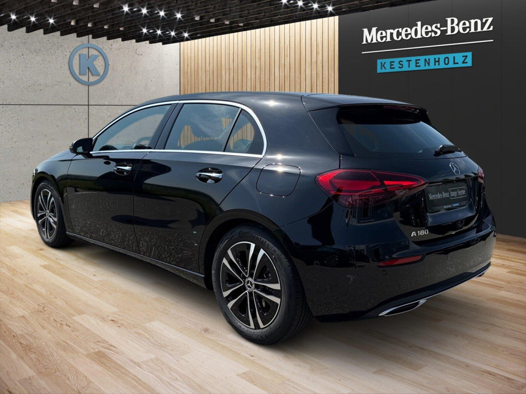 Mercedes-Benz A-Klasse A 180 PROGRESSIVE°ADV+°AHK°DISTR°KEYLESS°MBUX°