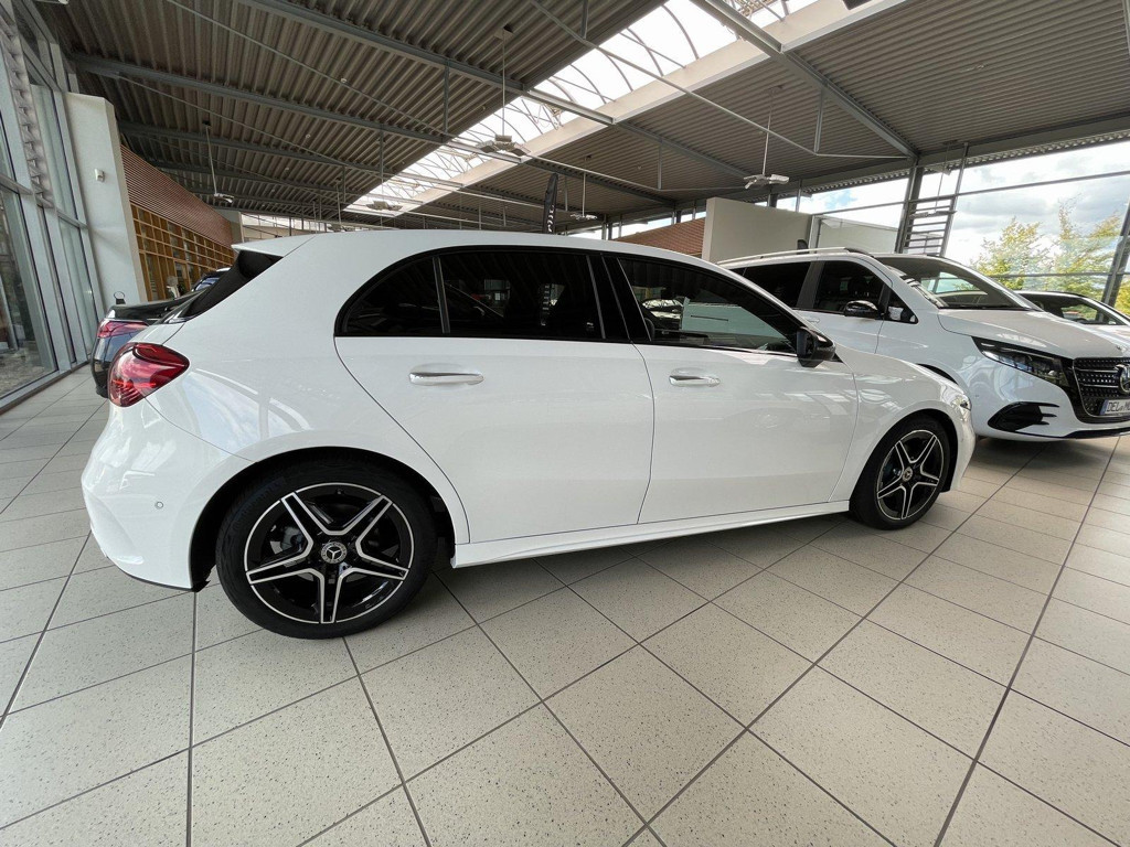 Mercedes-Benz A-Klasse A 200 AMG Line A 200 d