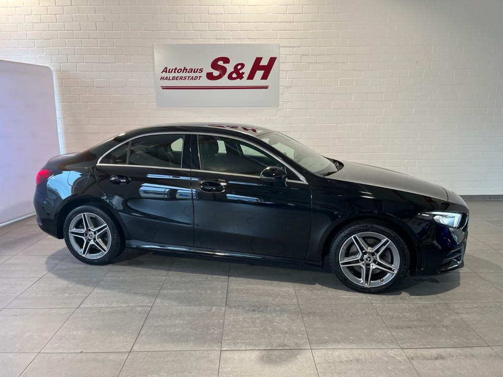 Mercedes-Benz A-Klasse A 250 AMG Line A 250 e