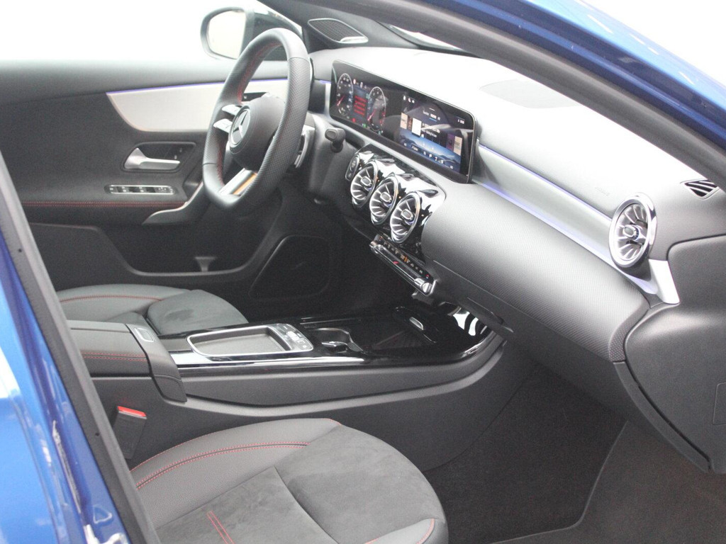 Mercedes-Benz A-Klasse A 250 4MATIC AMG Line