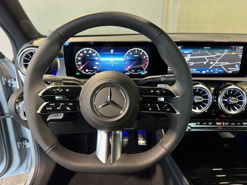 Mercedes-Benz A-Klasse A 200 AMG Line