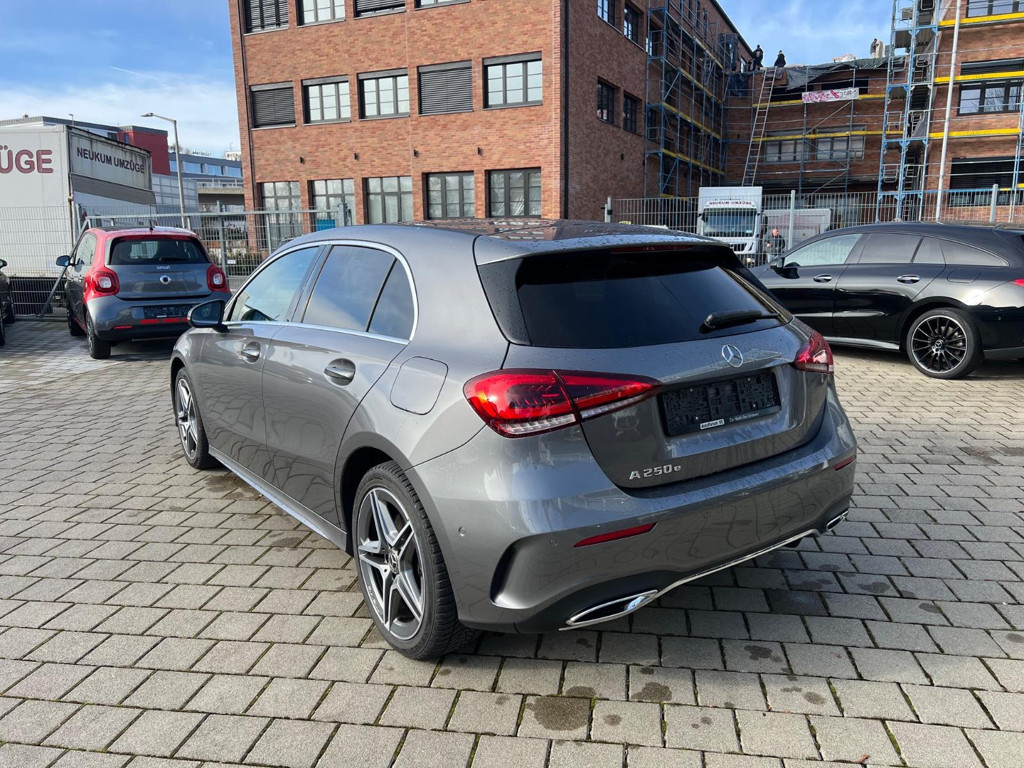 Mercedes-Benz A-Klasse A 250 AMG Line A 250 e