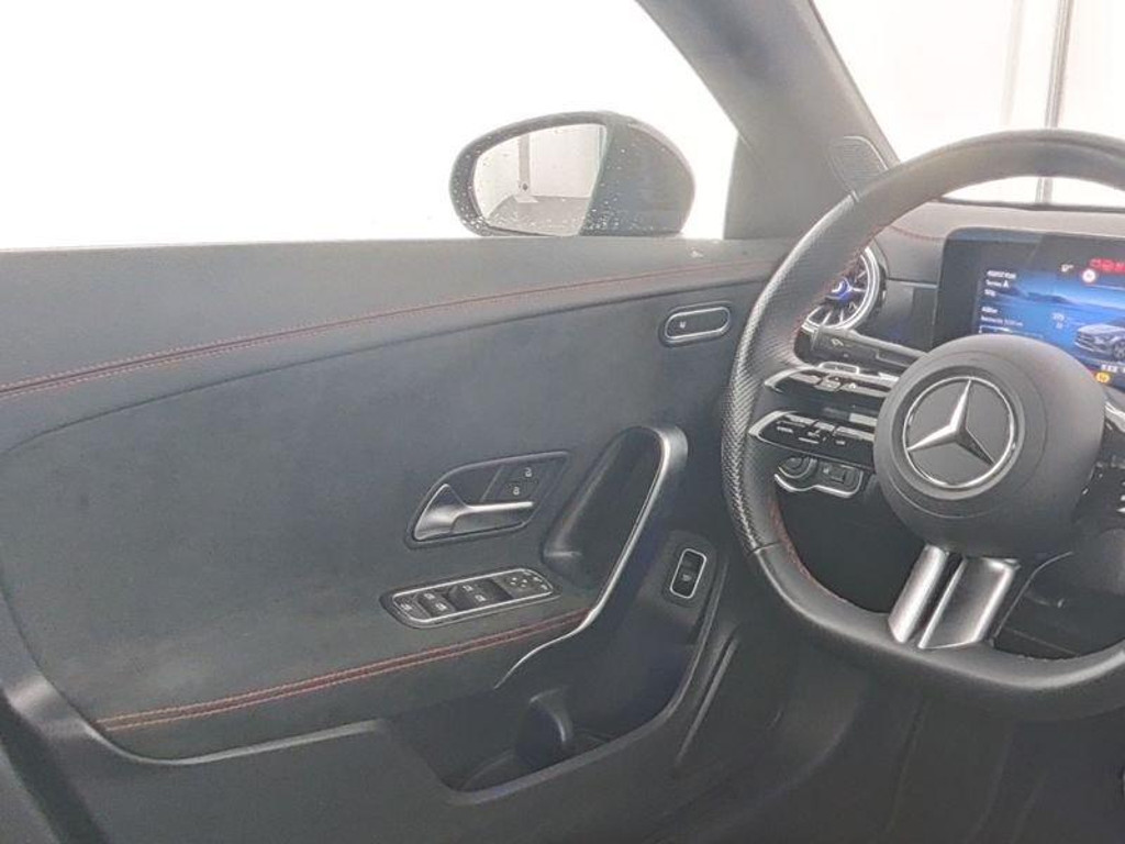 Mercedes-Benz CLA-Klasse CLA 200 AMG Line CLA 200 d
