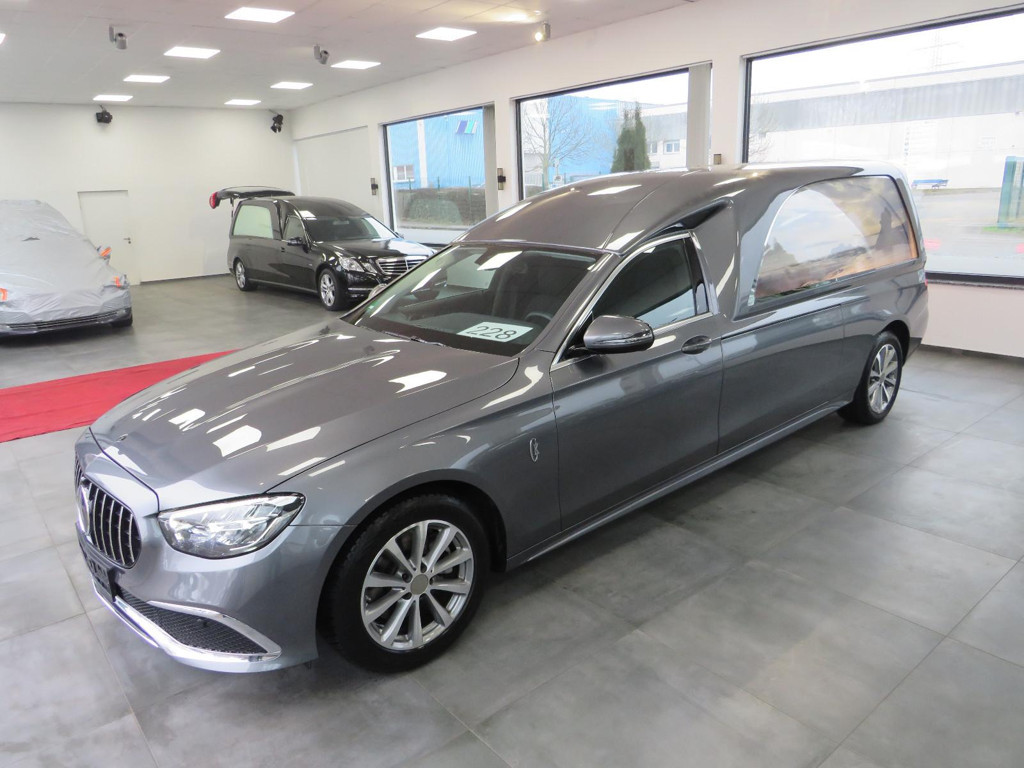 Mercedes-Benz E-Klasse E 200 Kuhlmann Cars Bestattungswagen/Leichenwagen