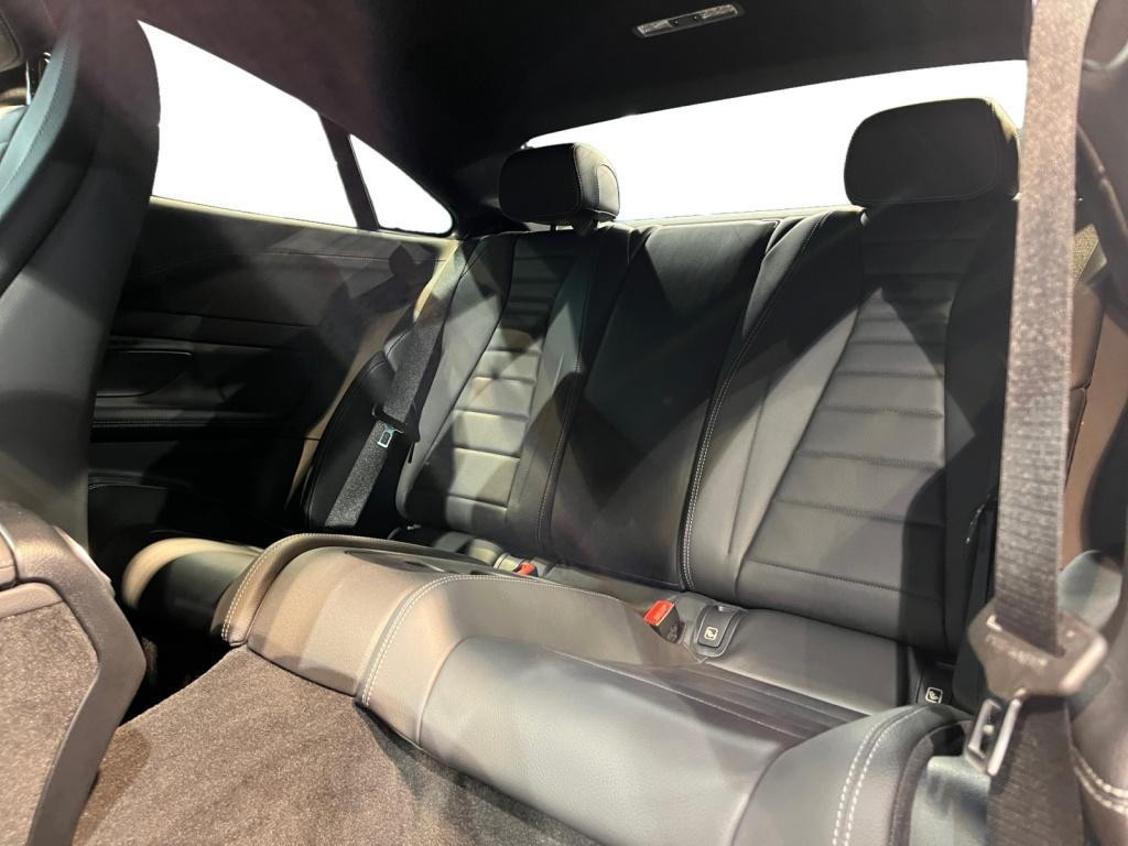 Mercedes-Benz E-Klasse E 300 4MATIC AMG Line Coupé E 300 d