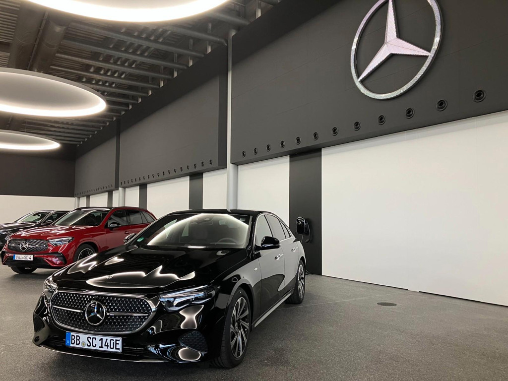 Mercedes-Benz E-Klasse E 300 E 300 e Sedan