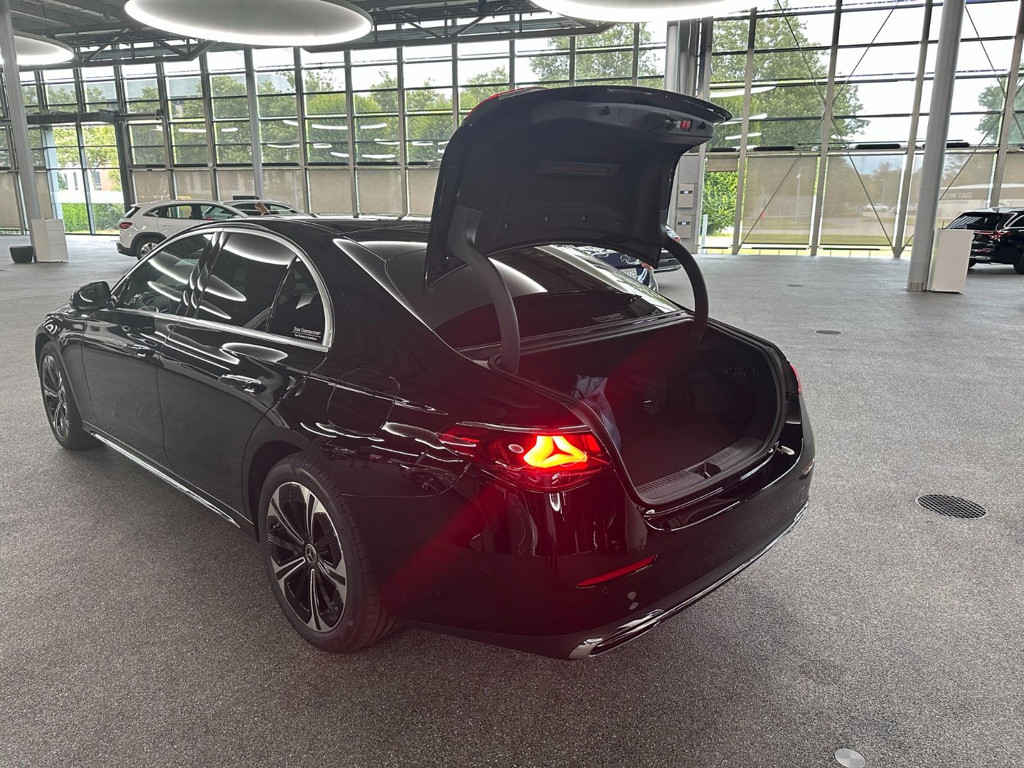 Mercedes-Benz E-Klasse E 300 EXCLUSIVE Premium E 300 e Sedan