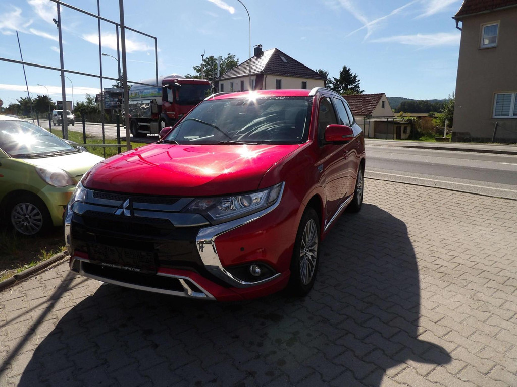 Mitsubishi Outlander PHEV 4WD