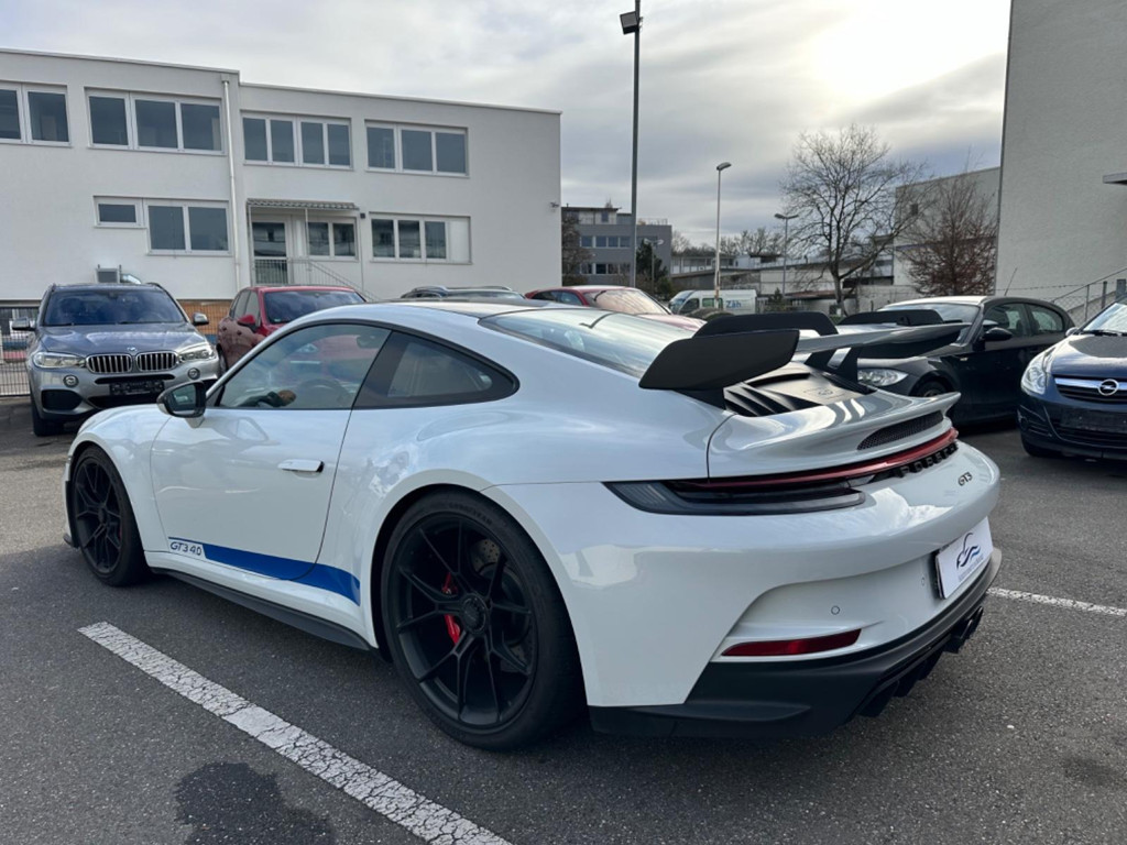 Porsche 992
