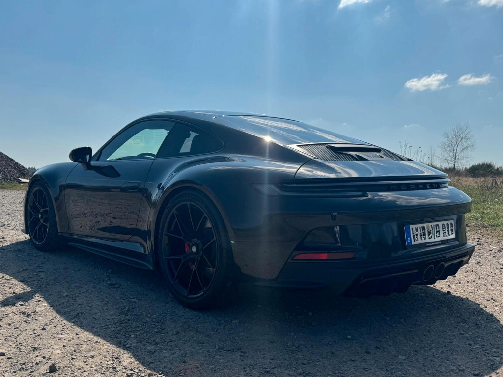 Porsche 992