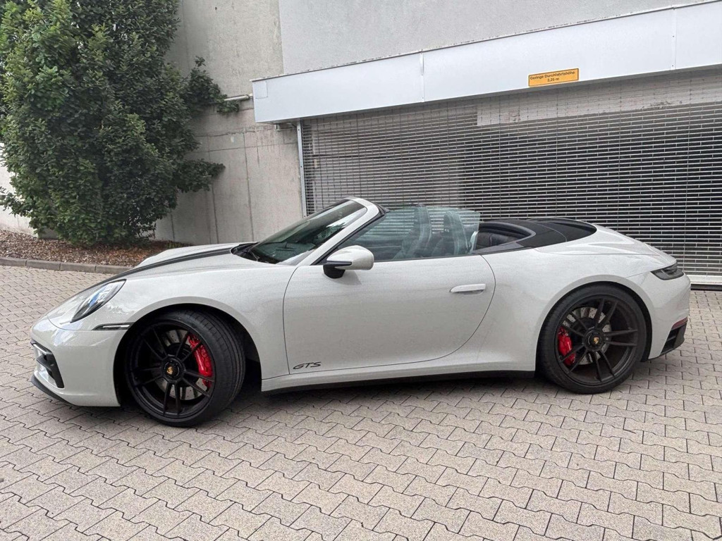 Porsche 992