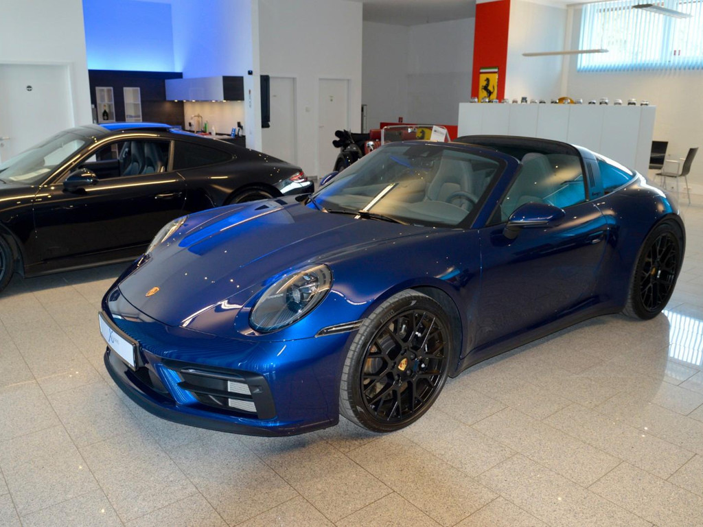 Porsche 992 GTS Targa Cabrio 4