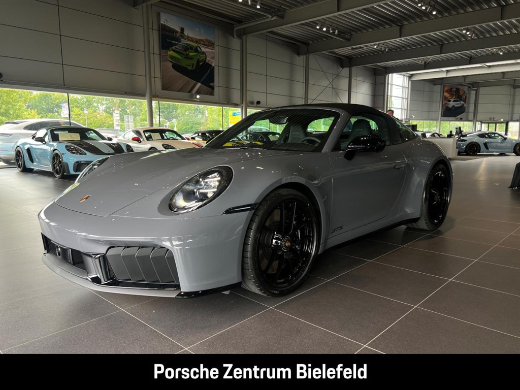 Porsche 992 GTS Targa 4