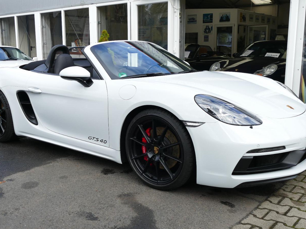 Porsche Boxster GTS 4