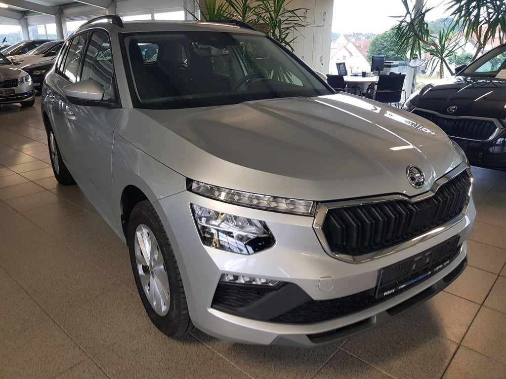 Skoda Kamiq TSI SELECT. 8-fach-bereift Garantie 5/29 S