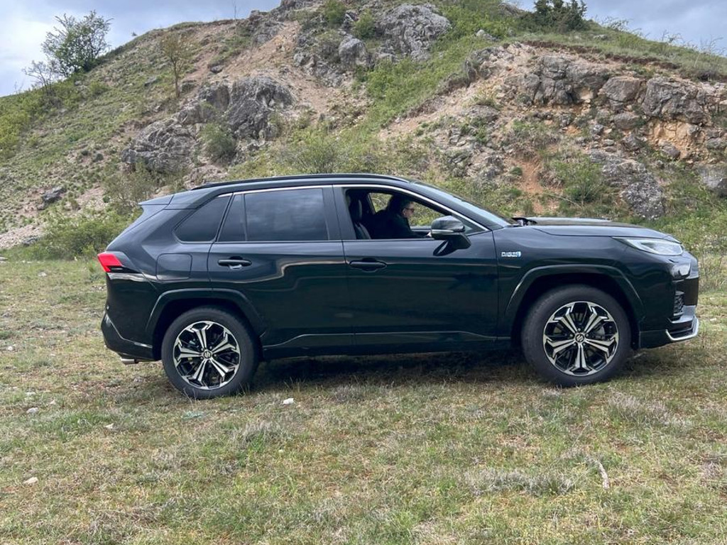 Suzuki Across Comfort Hybrid