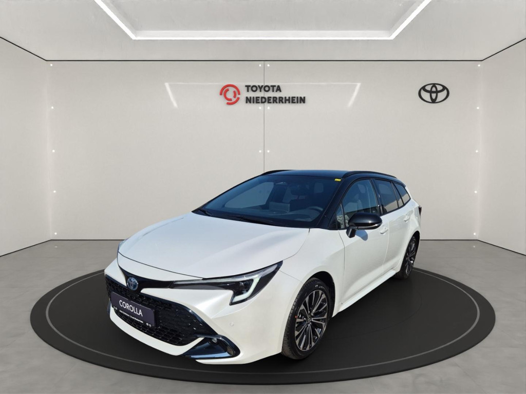 Toyota Corolla TS Black & White LED+NAVI+CARPLAY+RFK