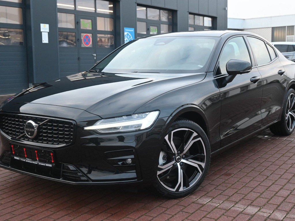 Volvo S60 Plus Dark