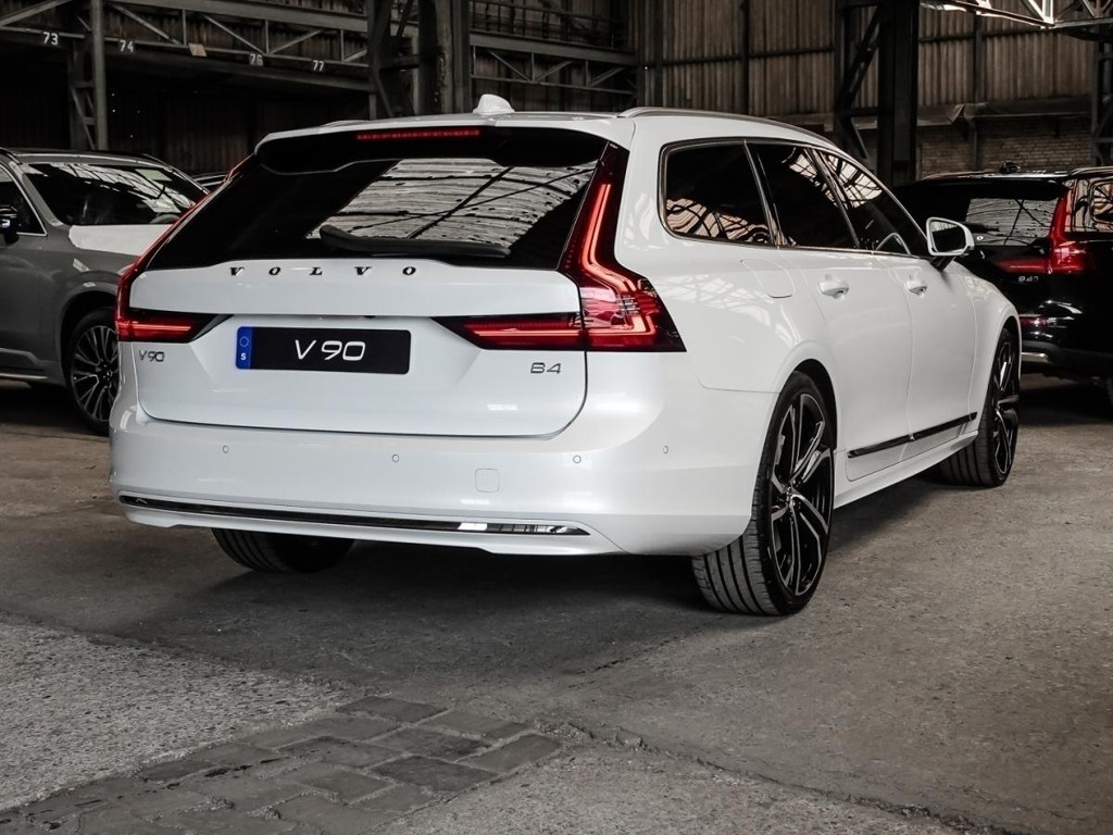 Volvo V90