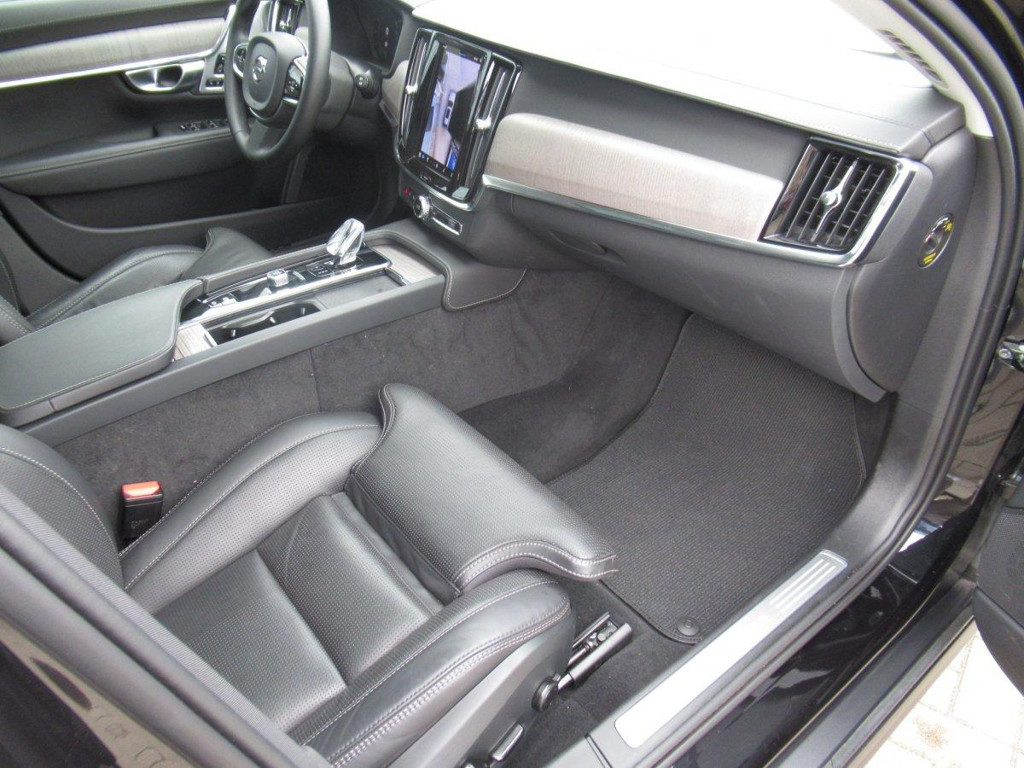 Volvo V90 Cross Country