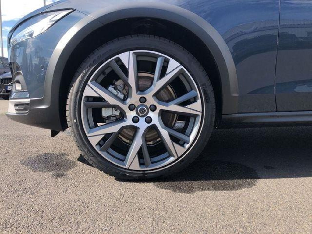 Volvo V90 Cross Country