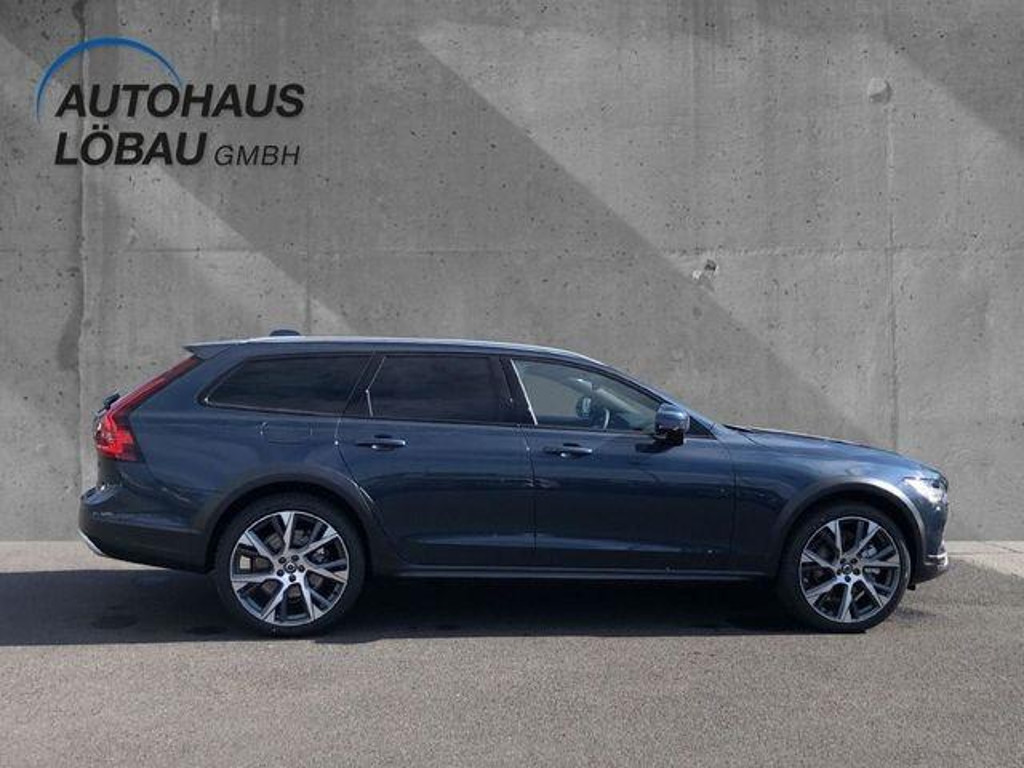 Volvo V90 Cross Country