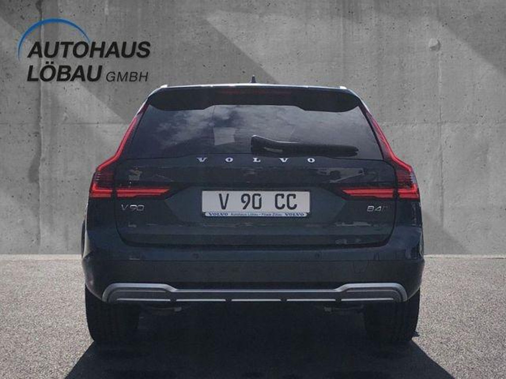 Volvo V90 Cross Country