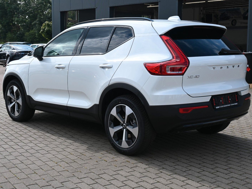 Volvo XC40 Plus Dark