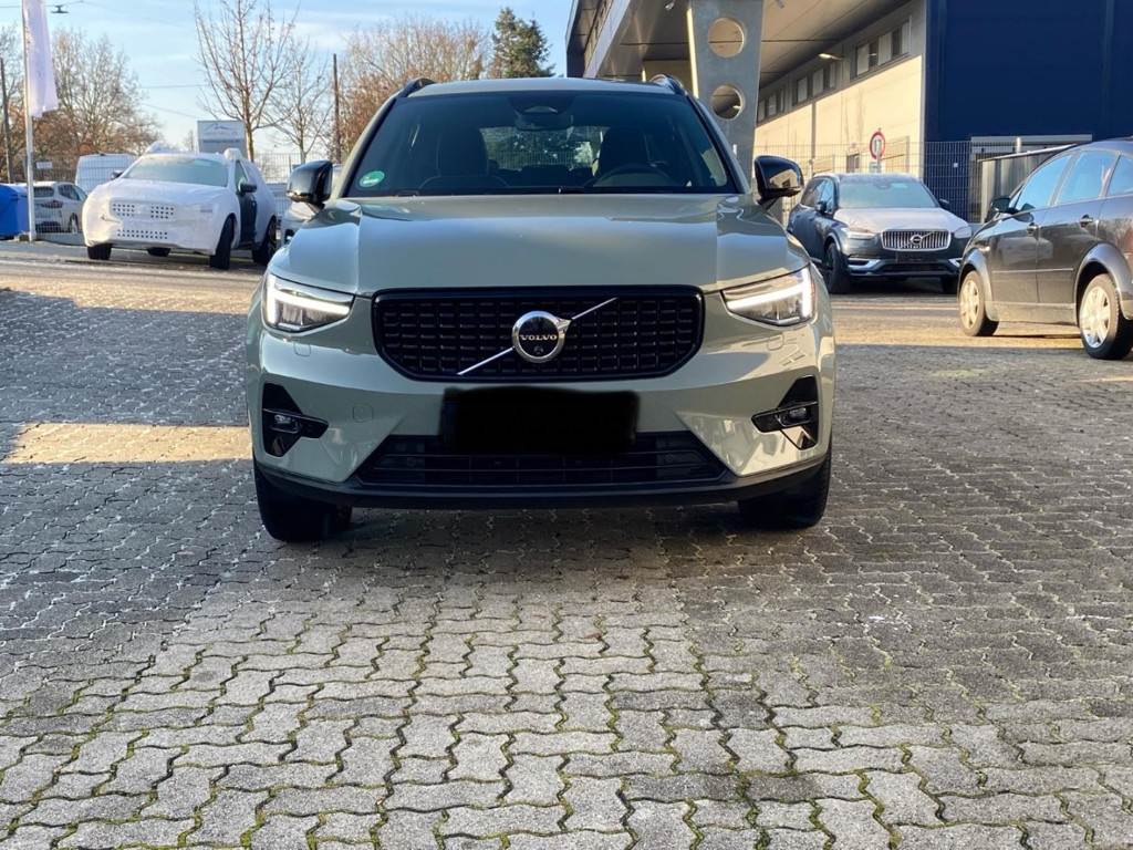 Volvo XC40 Plus Dark