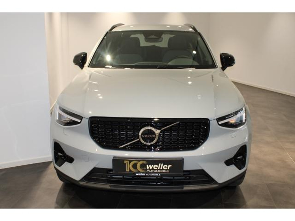 Volvo XC40 Business Plus Dark