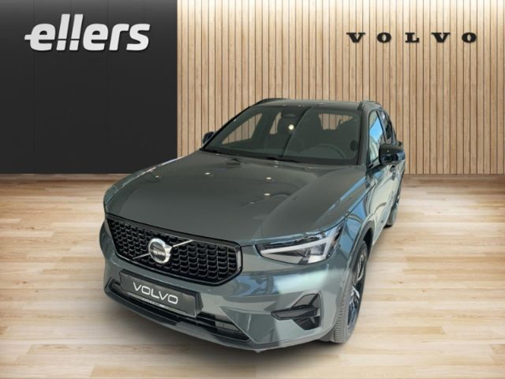 Volvo XC40 Plus Dark