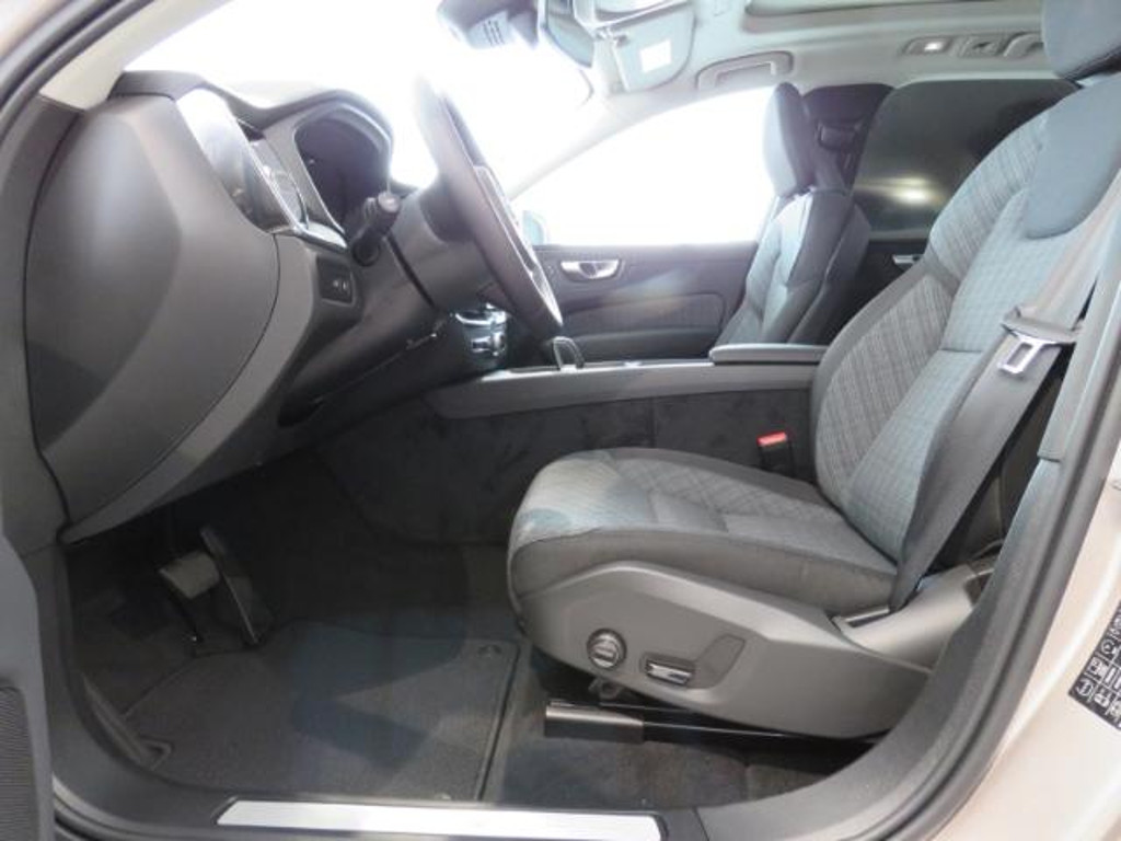 Volvo XC60 T6 Recharge Core