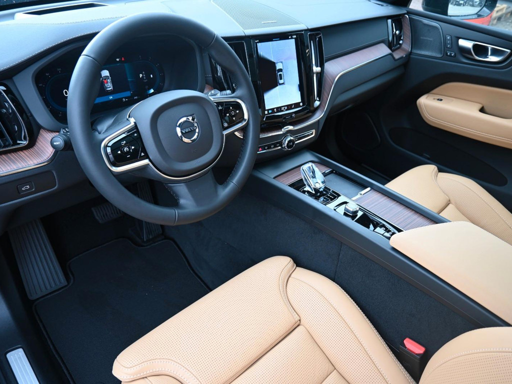 Volvo XC60 AWD Ultimate Dark